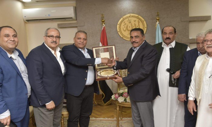 (السفير أحمد الفضالي)             