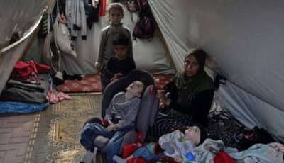 سيول جارفة تغرق مخيمات النازحين في غزة.. ومراسل يؤكد: المشهد كارثي والدفاع المدني عاجز عن الاستجابة