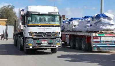 168 شاحنة مساعدات إنسانية تغادر معبر رفح إلى غزة لدعم السكان وتخفيف الأزمة